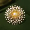 Broche de fogos de artifício cravejado de diamantes cintilantes, broche de pérola de luxo de alta qualidade para mulheres, pino de design exclusivo, acessório para terno