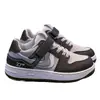Zapatillas casuales de suela blanda estilo coreano para niños, nuevas de moda verano 2025, zapatos deportivos para niñas y elegantes zapatos blancos para niños