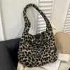 Bolsa de Axila Grande Capacidade Nova Outono 2026 Transfronteiriça Moda Versátil Estampa de Leopardo Ombro Único Transversal