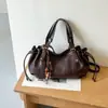 Nova Bolsa Feminina Outono 2026 Grande Capacidade Bolsa de Mão Bolsa para o Trabalho Moda Retrô Bolsa Tote para Mão ou Ombro Bolsa Tote Plissada