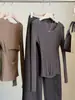 Elegante top de punto de manga larga para mujer, nueva colección de otoño, elegante y versátil, base acanalada, corte ajustado y efecto adelgazante