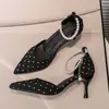 Sandalias de lunares con punta para mujer para uso exterior, nuevo modelo 2026, con lazo y a juego con falda, tacones de aguja de perlas de lunares