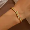 Venda Quente Transfronteiriça Impermeável Resistente ao Desbotamento Aço Titânio Conjunto de Pulseiras de Flor Levemente Luxuoso High-End Moda Versátil Banhado a Ouro 18K