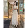 Traje Elegante de Alta Gama Estilo Coreano para Mujer Verano 2026 Top sin Mangas de Cuello en V y Falda de Encaje Calado Conjunto de Dos Piezas
