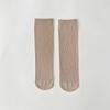 Calcetines de Mujer Estilo Coreano Primavera y Verano 2025 Plisados de Encaje Color Rojo Sólido Estilo Ins Tubo Corto Lentejuelas de Concha Algodón Peinado