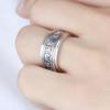 Anillo de plata tailandesa moderno personalizado con escrituras de la corte chapado en plata tailandesa Anillo de seis palabras negras mantra anillo vintage sánscrito giratorio para hombre