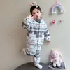 Pijama para niña, franela de otoño e invierno, felpa de coral engrosada, nuevo estilo 2026 conjunto de ropa de estar para niños, niña bebé
