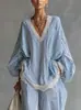 Traje Suelto con Rayas Azules y Blancas y Ribete de Encaje para Mujer 2026 Nuevo Moda Europea y Americana Casual Conjunto de Dos Piezas con Pantalones de Pierna Ancha y Mangas Largas
