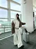 Jaqueta corta-vento curta branca para mulheres, conjunto de roupas esportivas casuais de outono, top de manga longa estilo coreano com design estiloso, adequado para figuras petites
