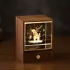 Cubo Creativo 3D Galaxia Cristal Tallado Interior Adorno de Escritorio Artesanía de Madera Lámpara de Noche Decoración Regalo de Cumpleaños