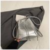 Bolso Cubo de Gran Capacidad Estilo Coreano Primavera 2025 Nuevo Color Puro Nicho Simple Casual Estilo Occidental Bolso de Hombro Mochila