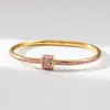 Pulseira para Mulheres, Simples Pequena Cintura Cravejada de Diamantes Pulseira de Aço Inoxidável Atacado Moda Europeia e Americana Transfronteiriça Pulseira de Aço Titânio de Alta Qualidade