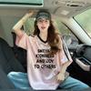 Camiseta Holgada de Estilo Deportivo con Cuello en V Estampado de Letras para Mujer Mangas Raglán Rayadas Únicas Empalme Largo Medio Top Versátil de Moda