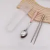 Venta al por mayor de fábrica creativa de dibujos animados para niños juego de cubiertos de tres piezas de acero inoxidable tenedor cuchillo cuchara juego de cubiertos portátil