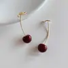 Brincos de Resina Ins Estilo Coreano com Pingente de Cereja, Brincos da Moda Simples e de Nicho, Doces e Versáteis, Atacado para Mulheres
