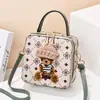 Entrega em uma peça atacado bolsa de comércio exterior 2023 nova bolsa de ombro transversal bolsa de mão feminina bolsa quadrada pequena bolsa feminina de urso de desenho animado