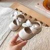 Sapatos de Princesa para Bebê Sapatos de Bebê Primavera e Outono Solado Macio Sapatos para Caminhar Laço de Cetim Meninas Velcro Sapatos Únicos
