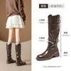 Botas Altas de Suela Gruesa para Mujer Augushiden 2026 Nuevo Estilo Vintage Maillard para Figuras Pequeñas, Botas de Caballero Estilo Wasteland que Aumentan la Altura