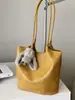 Bolso de hombro grande de verano 2026 para mujer, patrón tejido de nicho estilo coreano transfronterizo, elegante bolsa tote para ir al trabajo