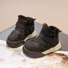 Zapatos de Algodón para Niñas 2026 Invierno Más Terciopelo Cálido Antideslizante Gruesos de Piel Bloque de Color de Caña Alta Casual de Velcro Nueva Moda Tendencia
