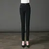 7072 jeans negros otoño nuevo 2022 pantalones para mujer de mediana edad lavados pantalones mom talla grande ajustados elásticos invierno
