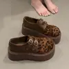 Separador de Dedos Falso Sapatos Únicos de Solado Grosso Retrô Femininos 2026 Nova Coleção Primavera/Outono Plataforma Estilo Acadêmico Aumentador de Altura Mocassins Birkenstock