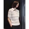 Nuevo Estilo Verano 2026 Lujo Ligero Rayas Cuello Polo Top de Punto para Mujer, Manga Corta Versátil Calado Camiseta, Tallas Grandes, Uso Diario