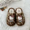 Pantuflas KT originales, pantuflas de peluche, suaves y amigables con la piel, antideslizantes, de suela gruesa, cálidas y cómodas para uso en casa, en un estilo lindo y femenino, pantuflas de algodón al por mayor