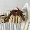 Dianxi Suéter Casual Simple para Bebé Invierno Nuevo Estilo Mameluco con Forro Polar Engrosado Bordado Floral Conjunto de Dos Piezas