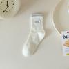 Meias Brancas Rakou Duplo Femininas Outono e Inverno Novas Meias de Comprimento Médio Meias de Algodão Respiráveis com Letras Meias da Moda Meias Esportivas Femininas