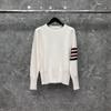 TIME BREATHE TB Suéter para Hombre y Mujer Ropa de Pareja Mismo Estilo Marca de Moda Rojo, Blanco y Azul Cuatro Barras Cuello Redondo