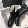 Botines de Estilo Liso Sencillo Punta Cuadrada Tacón Grueso 2026 Invierno Estilo Coreano Nuevo Cremallera Lateral Botas de Mujer Forro de Terciopelo Botines de Moda