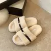 Pantuflas de felpa con hebilla de metal para mujer, nuevo estilo otoño e invierno 2026, adecuadas para usar en exteriores, aspecto de alta gama, se pueden combinar con faldas, pantuflas de algodón de una sola tira