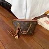 Bolsa Pequena Estampada Retro de Design de Nicho Transfronteiriço para Mulheres 2026 Novo Modelo de Alto Valor Versátil na Moda Bolsa de Ombro Transversal