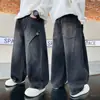 Calça Jeans Scimitar Juvenil para Meninos Primavera e Outono 2026 Novo Estilo para Crianças Maiores Roupa de Outono Calças de Menino Frescas e Modernas