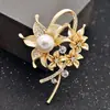 Moda Simples Versátil Fivela de Xale Feminino Broche de Carpa Alfinete Grande Corsage de Cristal Sintético Acessórios de Fivela para Toalha de Seda