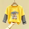 Camiseta de Manga Longa 100% Algodão para Meninos Primavera/Outono 2026 Nova Estilosa Desenho Animado Falso Duas Peças Top Roupa de Primavera Infantil Camisa Base
