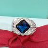 Anillo de circonita azul y verde con incrustaciones de diamante cuadrado de temperamento abierto, moderno anillo de diamantes de imitación de turmalina color esmeralda para hombre.