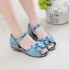 Sandalias para Niña Sandalias de Princesa Elsa Transpirables 2026 Verano Zapatos de Cristal para Niña con Lazo para Niños Mayores Zapatos de Playa