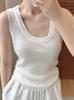 Nova Coleção de Primavera Camisole de Tricô Fino com Decote U para Mulheres, Design Canelado para Cobrir os Seios Laterais, Adequado como Camada Base ou Regata de Roupa Externa