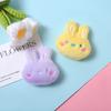 Cartoon de pelúcia coelho boneca boneca broche acessórios squeaky diy animal cocar acessórios acessórios atacado