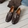 2026 Nuevo Estilo Mocasines Franceses Retro de Punta Redonda con Hebilla Metálica para Mujer, Zapatos Pequeños de Cuero Estilo Británico, Cómodos para Mujer
