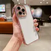 Funda para teléfono móvil a prueba de caídas de cuatro esquinas electrochapada es adecuada para Apple 15promax color sólido 14 funda suave 13 agujero fino 12 tendencia 11