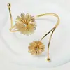 Pulsera Cruzada Europea y Americana de Flor Hueca Mariposa Nicho de Alto Grado Temperamento Anillo de Brazo Personalidad Exagerada Nueva Joyería de Brazo para Mujeres