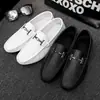 Novos Sapatos Masculinos Estilo Coreano Sapatos Masculinos da Moda Mocas Primavera Sapatos Casuais Sociais Slip-On