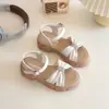 Sandalias para Niños Pequeñas, Medianas y Grandes Primavera 2025 Deportivas de Princesa Color Sólido Para Mujer En Stock Estilo Coreano Casual Cuero de Microfibra Zapatos de Playa
