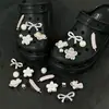 2026 Nuevo Estilo Inspirado en Chanel de Gama Alta con Forma de Corazón de Perla Charms para Zapatos Accesorios de Bricolaje Decoraciones Adornos de Pedrería
