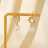 Pendientes Asimétricos de Tachuela para Mujer con Diseño de Trébol de Cuatro Hojas de Nácar Natural con Doble Diamante de la Suerte