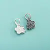 Plata de ley S925 pequeño colgante de margarita hoja de arce flor de cinco pétalos campanilla colgante pulsera de perla de cristal charm