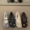 Novos Sapatos de Salto Baixo para Outono/Inverno 2025, Sapatos Elegantes para Combinar com Saias, Sapatos Femininos com Salto Escondido, Sapatos Mary Jane com Tira Floral Francesa